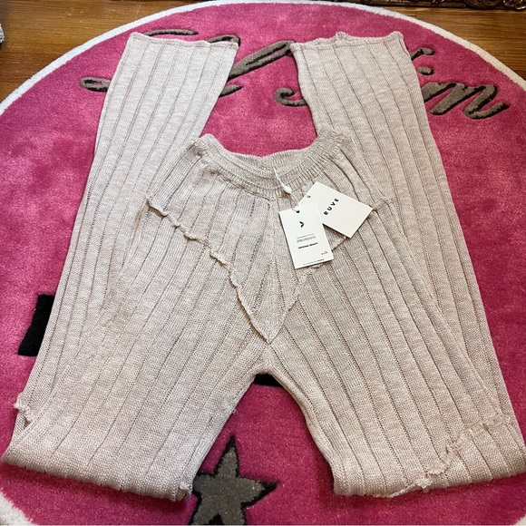 NWT Ruve Shop Fuze Cream Pants - Picture 1 of 5